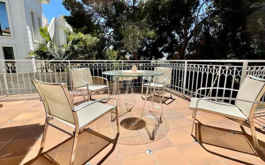 Вілла в Оріуела Коста з терасою 328 кв.м 5 кімнат