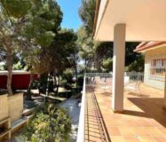 Вілла в Оріуела Коста з терасою 328 кв.м 5 кімнат