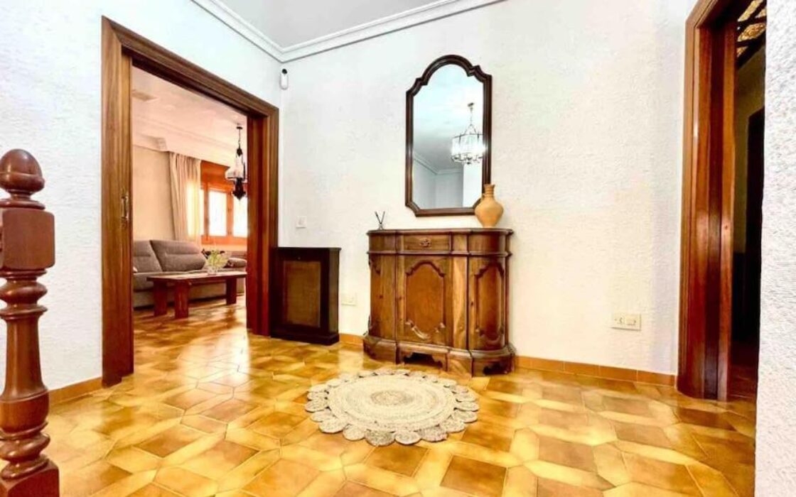 Вілла в Оріуела Коста з терасою 328 кв.м 5 кімнат