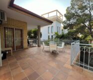 Вілла в Оріуела Коста з терасою 328 кв.м 5 кімнат