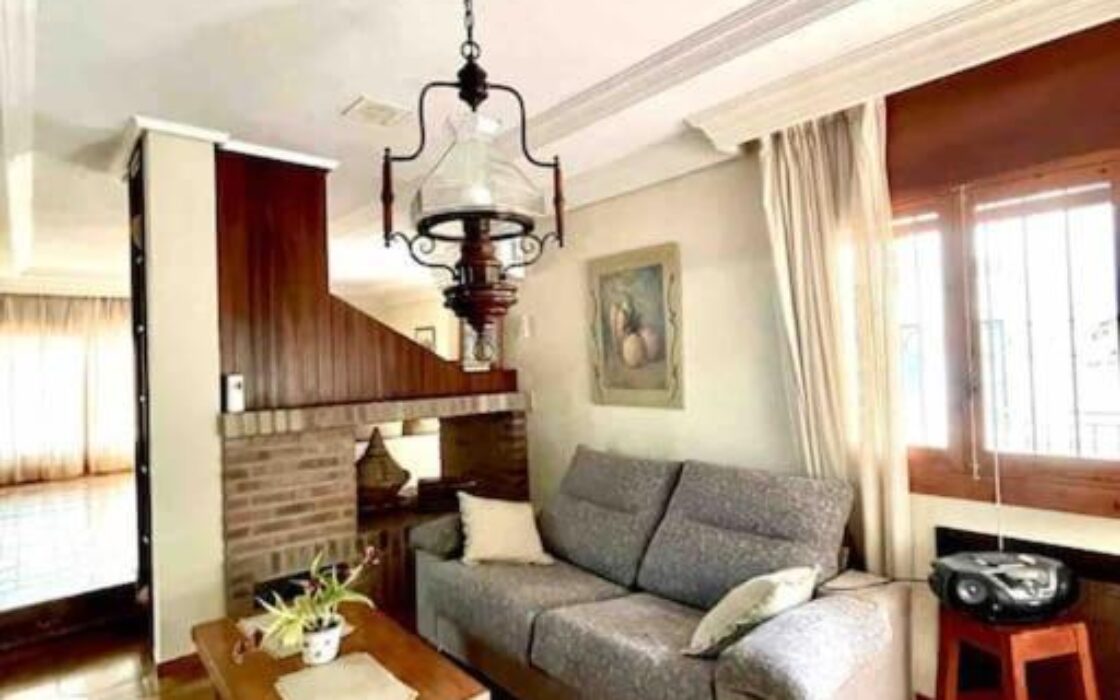 Вілла в Оріуела Коста з терасою 328 кв.м 5 кімнат