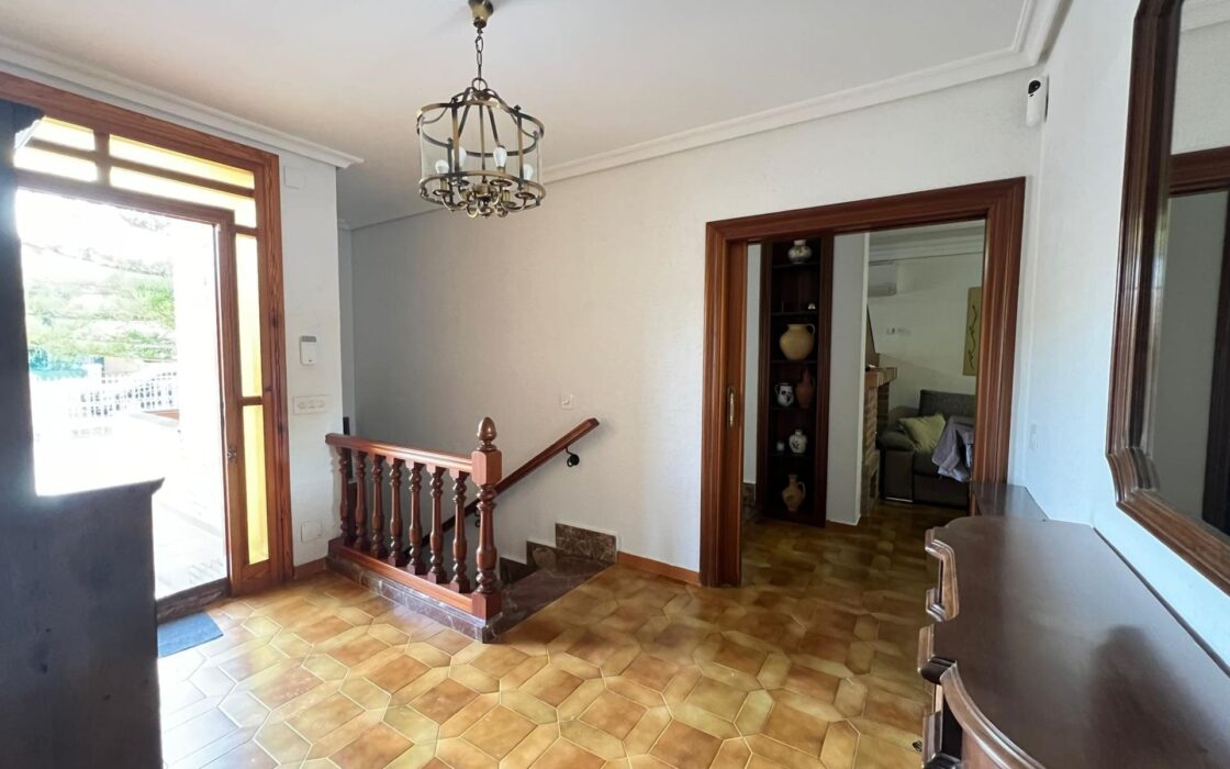 Вілла в Оріуела Коста з терасою 328 кв.м 5 кімнат