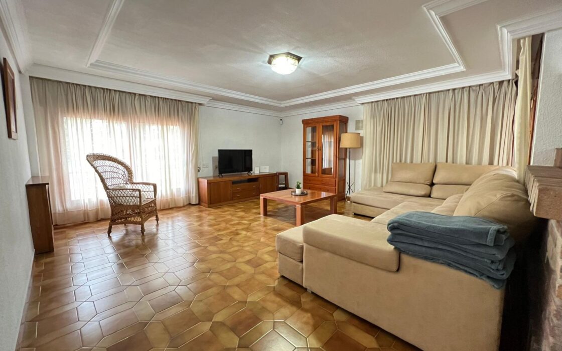 Вілла в Оріуела Коста з терасою 328 кв.м 5 кімнат