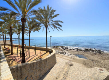 Квартира в центре Марбельи с террасой и 3 спальнями