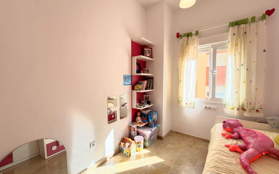 Квартира в центре Марбельи с террасой и 3 спальнями