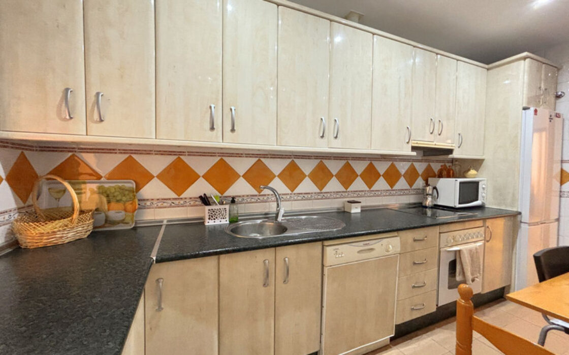 Квартира в центре Марбельи с террасой и 3 спальнями