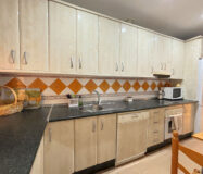 Квартира в центре Марбельи с террасой и 3 спальнями