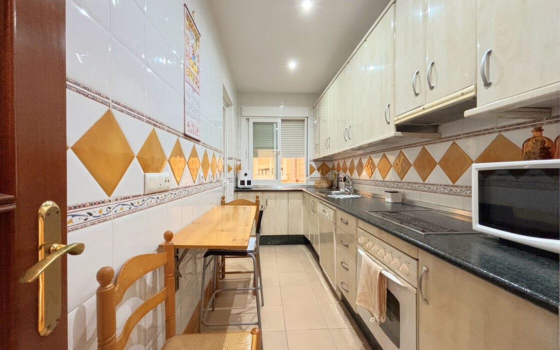 Квартира в центре Марбельи с террасой и 3 спальнями