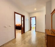 Квартира в центре Марбельи с террасой и 3 спальнями