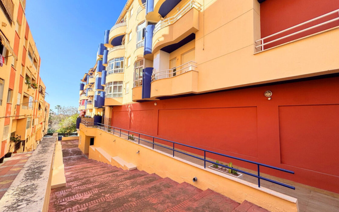 Квартира в центре Марбельи с террасой и 3 спальнями