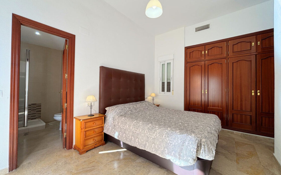 Квартира в центре Марбельи с террасой и 3 спальнями