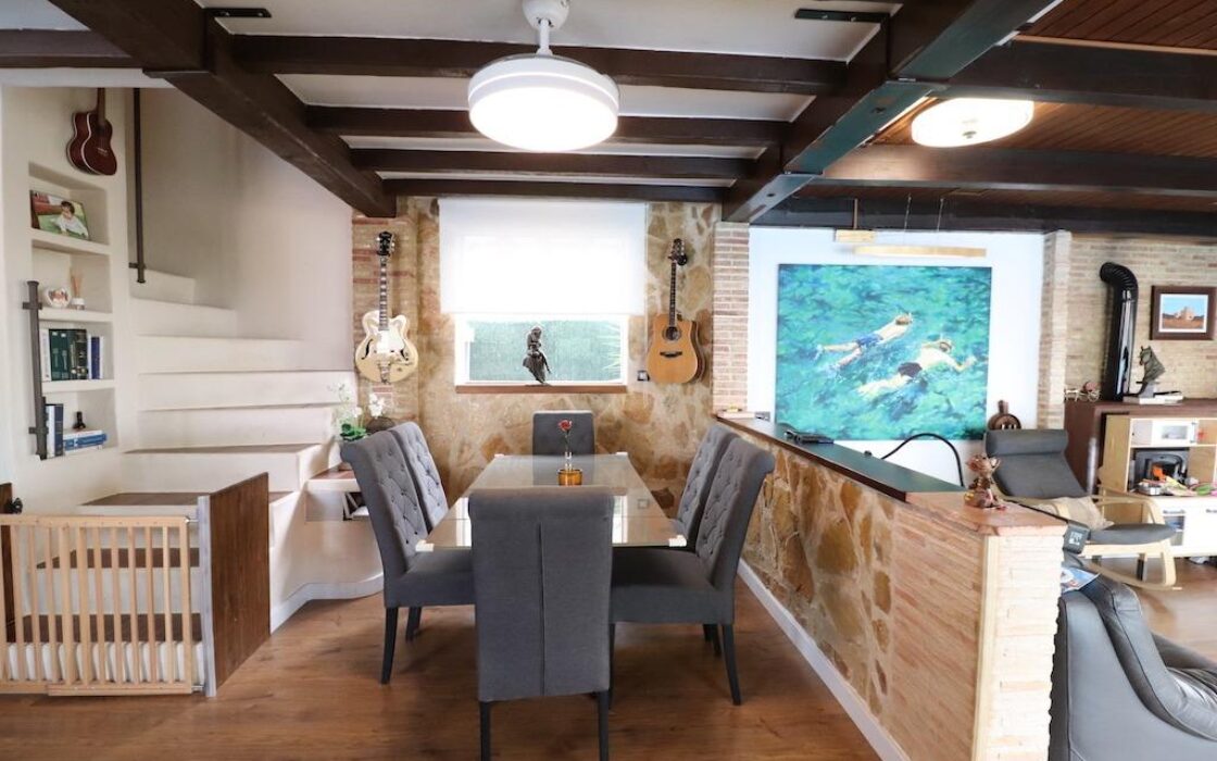 Дом в Ориуэла Коста 4 комнаты с террасой и бассейном