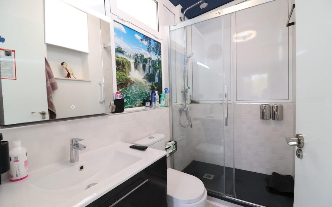 Дом в Ориуэла Коста 4 комнаты с террасой и бассейном