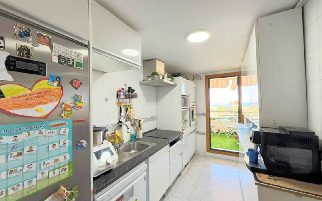 Квартира з терасою в Сабинильясі, 115 кв.м, до моря 10 хв.