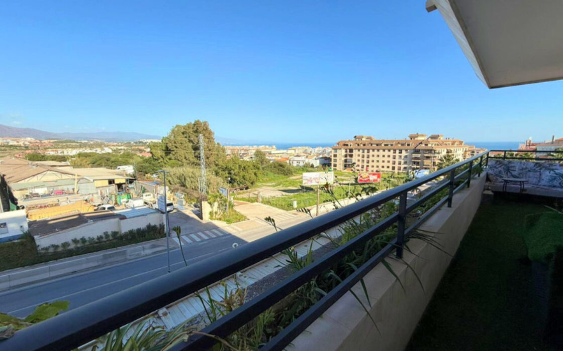 Квартира з терасою в Сабинильясі, 115 кв.м, до моря 10 хв.