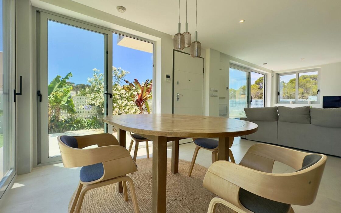 Вилла в Финестрате с террасой и видом на море 182 кв.м