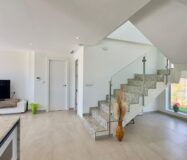 Вилла в Финестрате с террасой и видом на море 182 кв.м