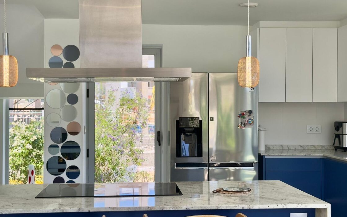 Вилла в Финестрате с террасой и видом на море 182 кв.м