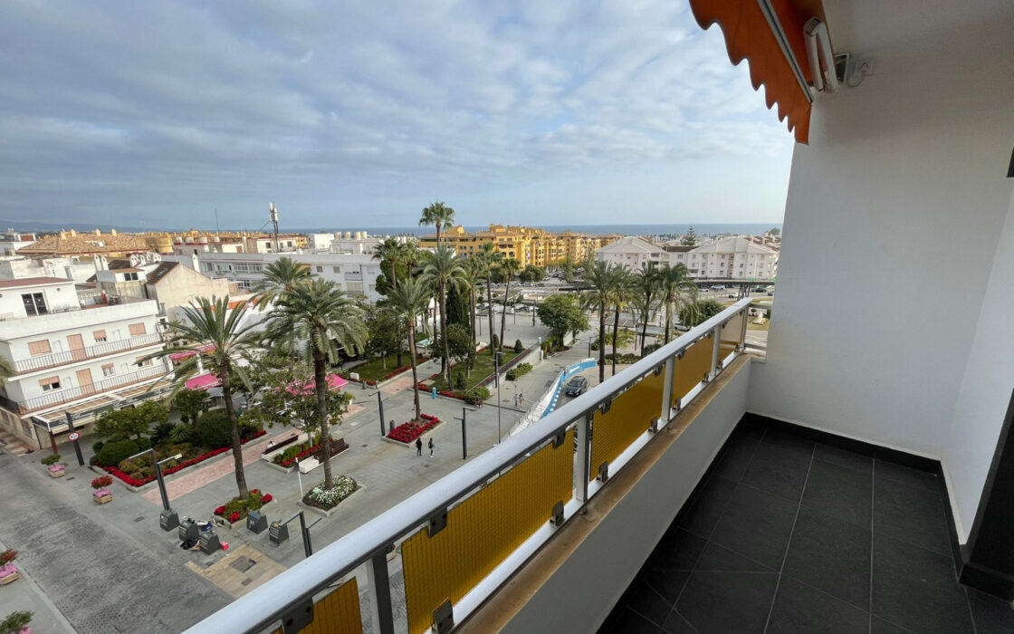 Трикімнатна квартира з терасою в Марбельї, 186 кв.м