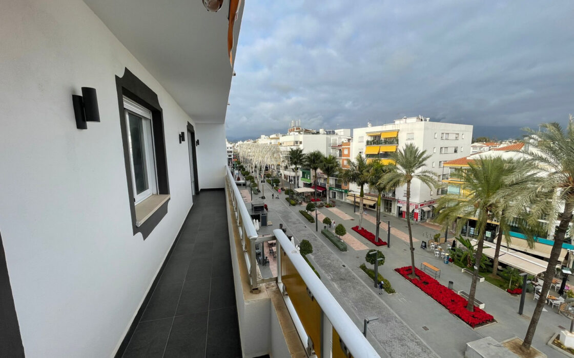 Трикімнатна квартира з терасою в Марбельї, 186 кв.м