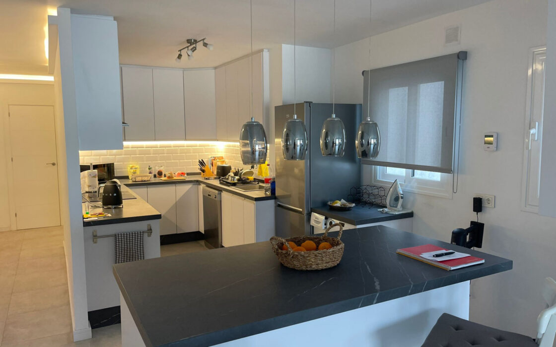 Трикімнатна квартира з терасою в Марбельї, 186 кв.м