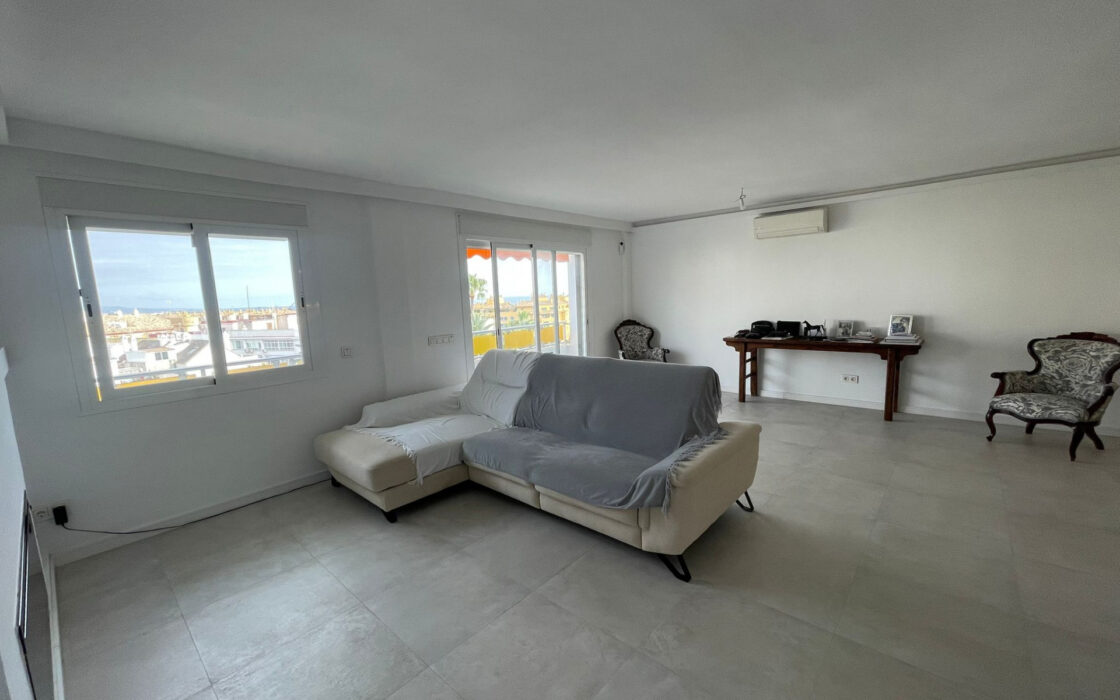 Трикімнатна квартира з терасою в Марбельї, 186 кв.м