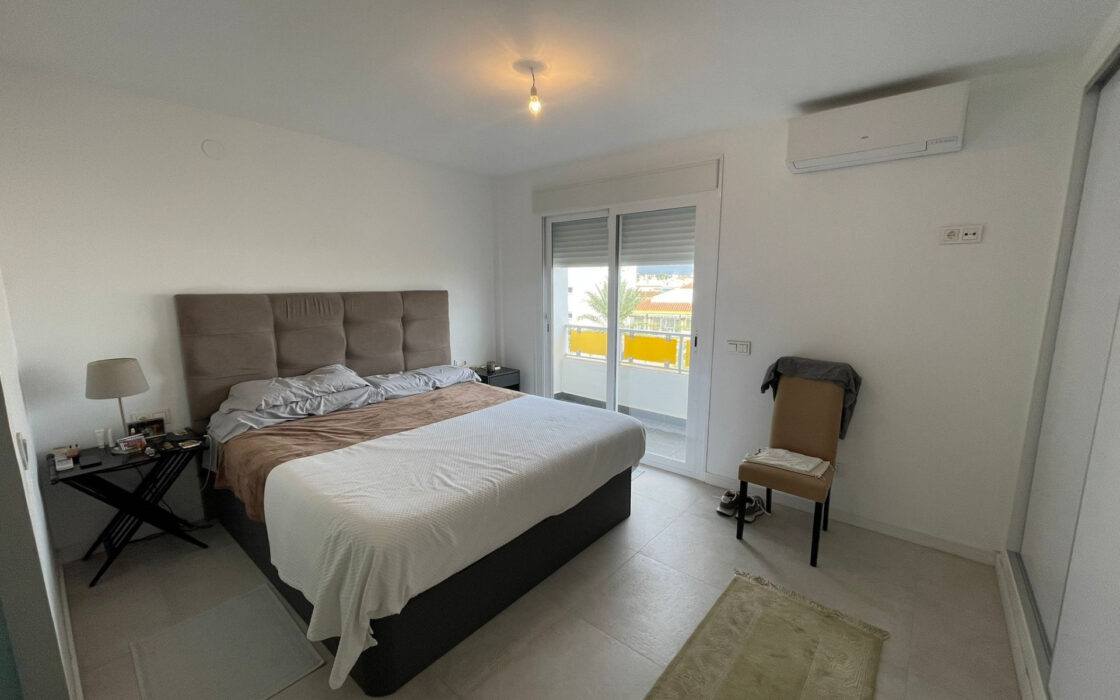 Трикімнатна квартира з терасою в Марбельї, 186 кв.м