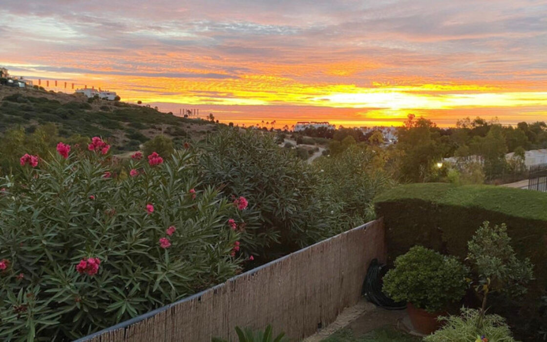 Квартира с террасой в Касаресе, 80 кв.м, вид на море