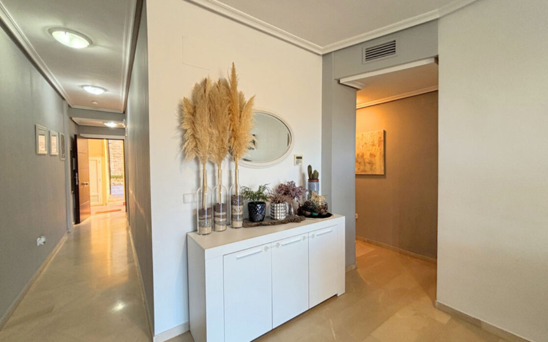 Квартира с террасой в Касаресе, 80 кв.м, вид на море