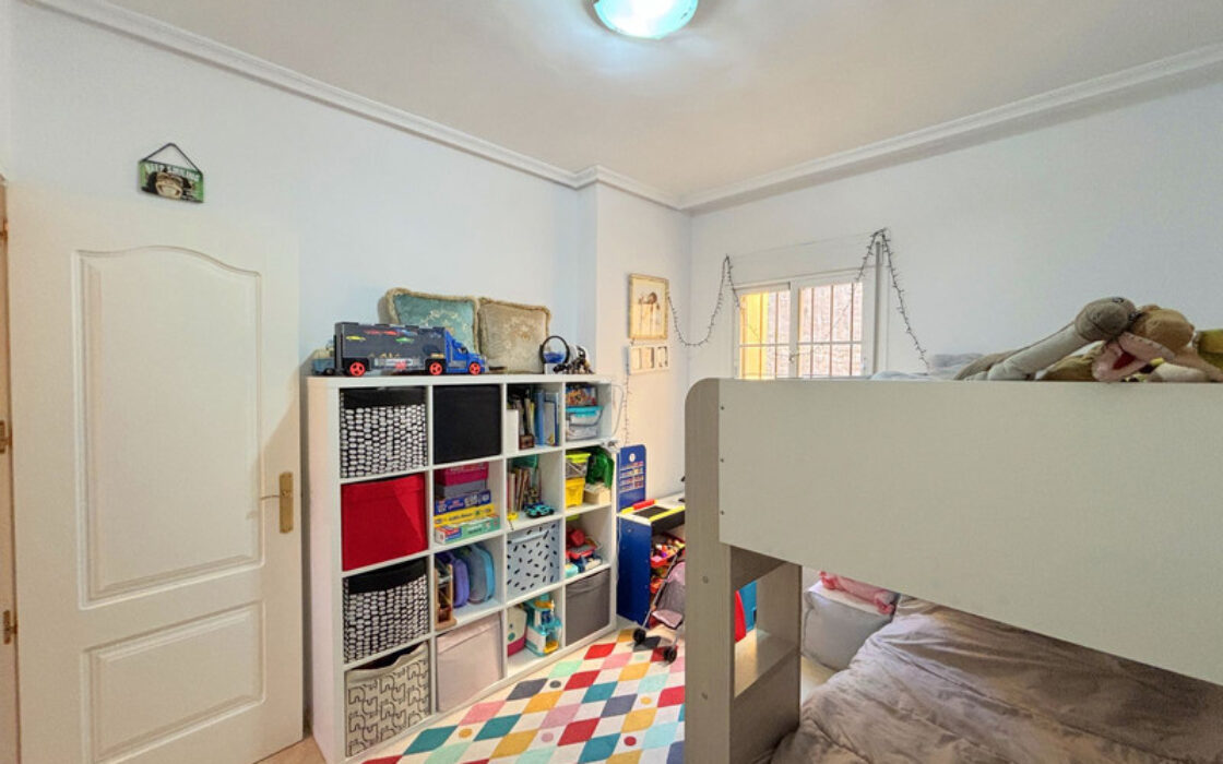 Квартира с террасой в Касаресе, 80 кв.м, вид на море