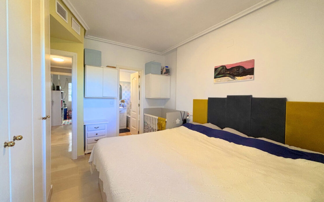 Квартира с террасой в Касаресе, 80 кв.м, вид на море