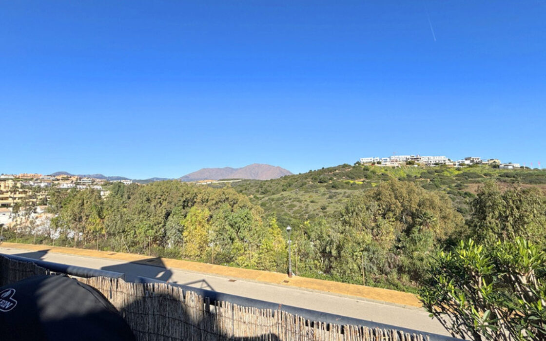 Квартира с террасой в Касаресе, 80 кв.м, вид на море