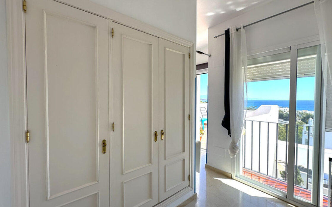 Дуплекс в Касаресе с террасами и морским видом 112 кв.м