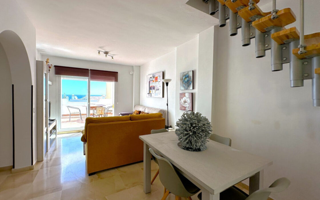 Дуплекс в Касаресе с террасами и морским видом 112 кв.м