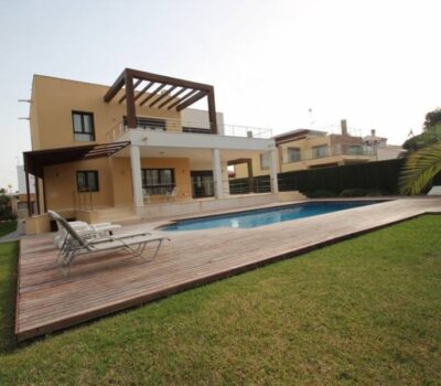 Вилла в Ориуэла Коста 477 кв.м у моря з басейном і терасою