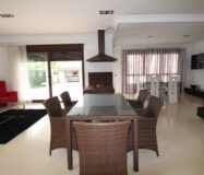 Вилла в Ориуэла Коста 477 кв.м у моря з басейном і терасою