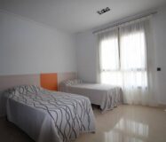 Вилла в Ориуэла Коста 477 кв.м у моря з басейном і терасою