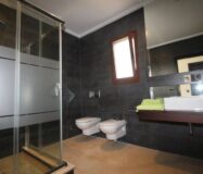 Вилла в Ориуэла Коста 477 кв.м у моря з басейном і терасою