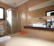 Вилла в Ориуэла Коста 477 кв.м у моря з басейном і терасою