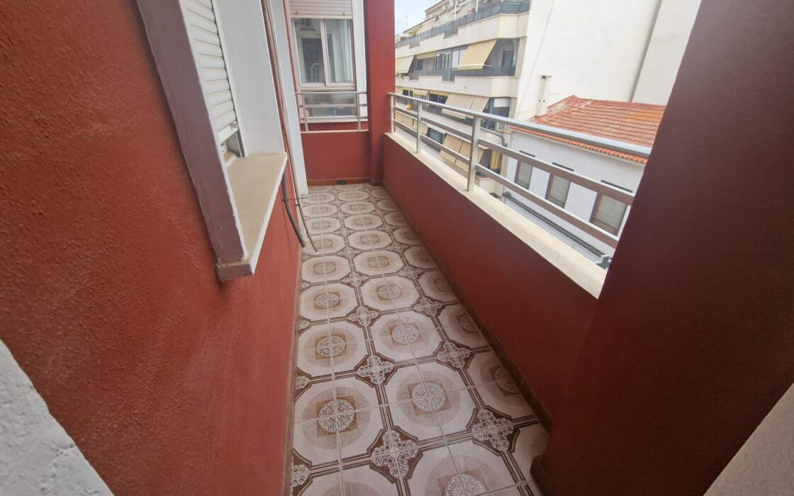 Просторные апартаменты в Торревьехе с террасой 110 кв.м