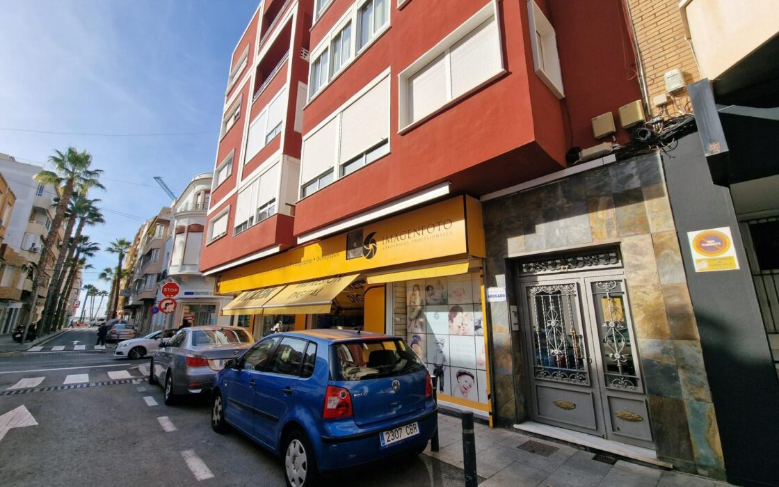 Просторные апартаменты в Торревьехе с террасой 110 кв.м