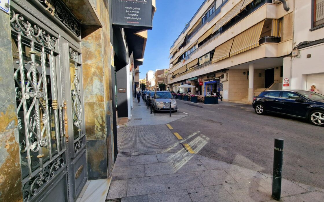 Просторные апартаменты в Торревьехе с террасой 110 кв.м