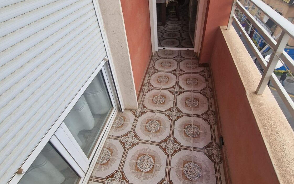 Просторные апартаменты в Торревьехе с террасой 110 кв.м