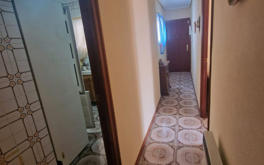 Просторные апартаменты в Торревьехе с террасой 110 кв.м