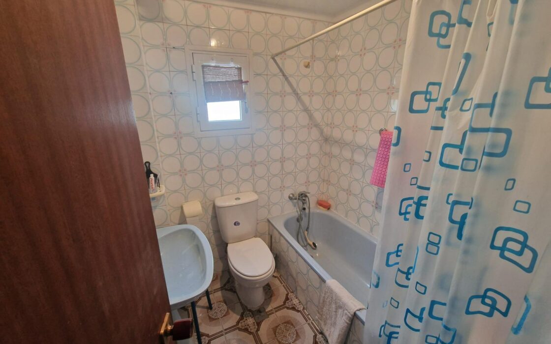 Просторные апартаменты в Торревьехе с террасой 110 кв.м