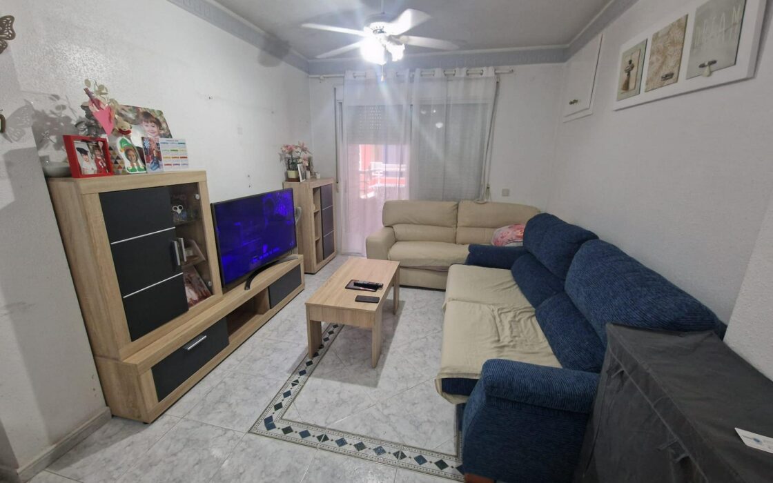 Апартамент 76 кв.м в Торревьехе у моря с террасой