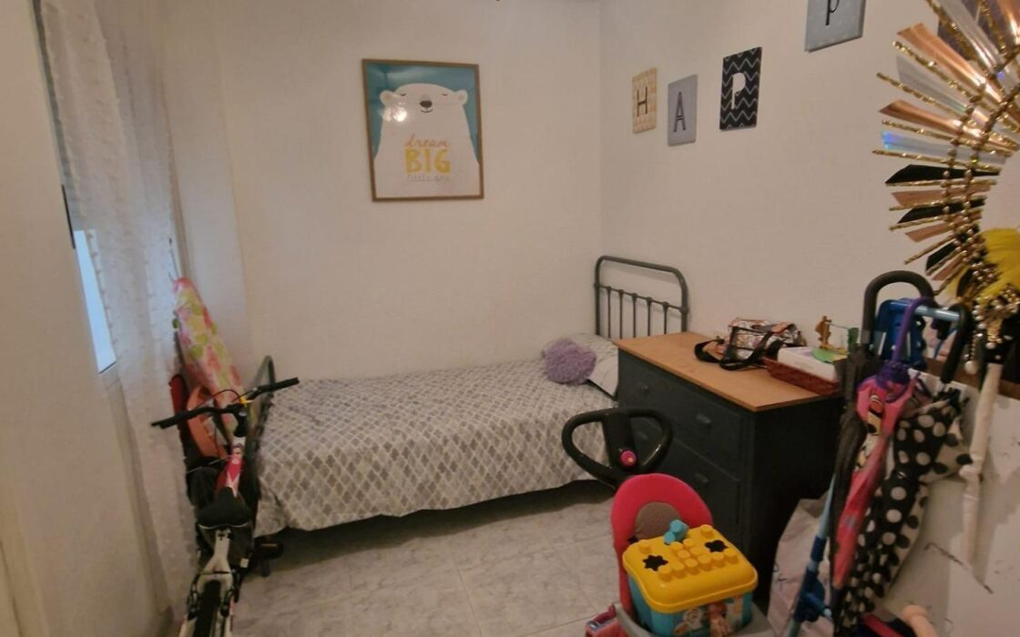 Апартамент 76 кв.м в Торревьехе у моря с террасой