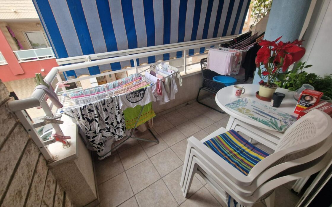 Апартамент 76 кв.м в Торревьехе у моря с террасой