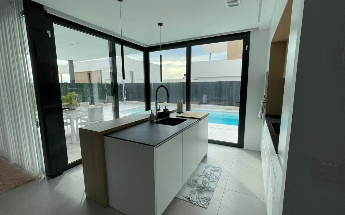 Современная вилла с панорамным видом в Коста Бланка, 139 кв.м.