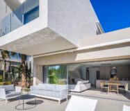 Вилла в San Miguel de Salinas з приватним басейном 134 кв.м.